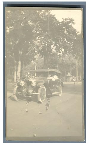 Cambodia, Phnom Penh, Vintage car on the street of the city