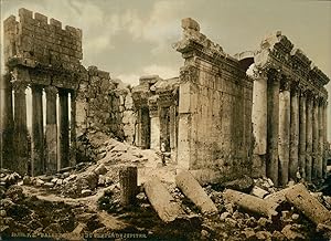 Balbek. Façade du temple de Jupiter.