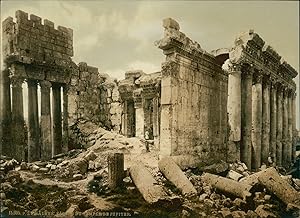 Balbek. Façade du temple de Jupiter.