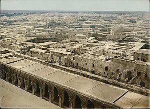 Kairouan. Vue générale, prise du haut du minaret de la grande mosquée.