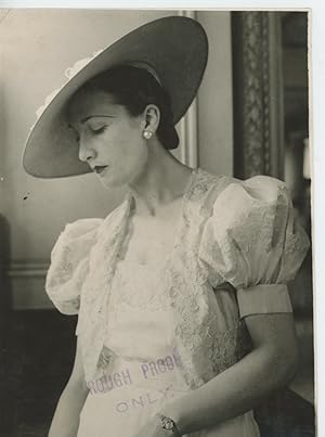 Doris Cooper, mannequin vedette chez Marshall et Snelgrove