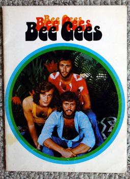 BEE GEES 1974 MR. NATURAL TOUR CONCERT PROGRAM BOOK / BARRY GIBB; Robin Gibb ; Maurice Gibb Photo...