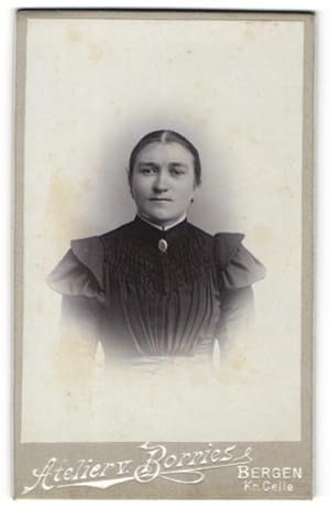 Seller image for Fotografie Atelier v. Borries, Bergen, Portrait Dame in zeitgenssischer Mode for sale by Bartko-Reher