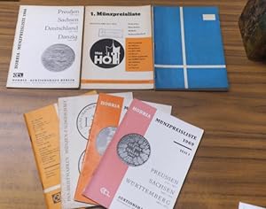 Bild des Verkufers fr Hobria Mnzpreislisten / Lagerlisten / Auktionskataloge. Konvolut, bestehend aus 7 Katalogen, enthalten sind: 1) 1. Mnzpreisliste, Deutschland 1871 - 1932 (Preisstudie, 1966) / 2) Hobria Mnzpreisliste 1968: Preuen 1797 - 1871, Sachsen 1806 - 1871, Deutschland 1871 - 1932, Danzig 1920 - 1937. / 3) Hobria Mnzpreisliste 1969, Teil 1: Preuen 1797 - 1871, Sachsen 1806 - 1871, Wrttemberg 1806 - 1871 / 4) Hobria Mnzpreisliste 1970: Bayern 1806 - 1871, Deutschland 1871 - 1932, Danzig 1920 - 1937 / 5) HO-Briefmarken Mnzen Fachgeschft - Mnzen-Medaillen-Lagerliste Herbst 1972. / 6) Hobria Auktion 127: Mnzen - Schmuck - Angebot (Versteigerer: Erich Hfig, Heinz Mller) - 21.3.1974 - 23.3. 1974 / 7) 129. Hobria - Mnzen-Auktion 5. Juni 1974 - 8. Juni 1974. zum Verkauf von Antiquariat Carl Wegner