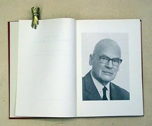 Imagen del vendedor de Festgabe Leonhard von Muralt. Zum siebzigsten Geburtstag, 17. Mai 1970, berreicht von Freunden und Schlern. a la venta por antiquariat peter petrej - Bibliopolium AG