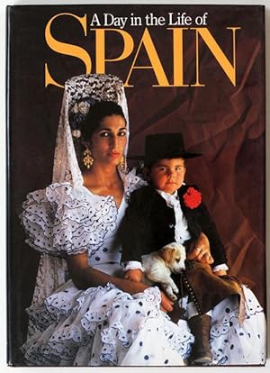 Imagen del vendedor de A day in the life of SPAIN, large format photo book a la venta por rainworld archive