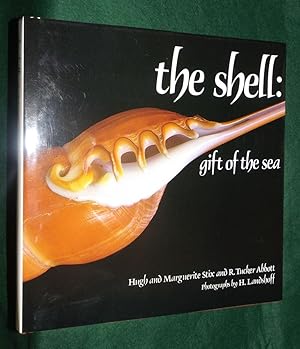 Imagen del vendedor de The SHELL: Gift of the Sea a la venta por Portman Rare Books