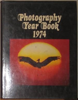 Bild des Verkufers fr Photography Year Book 1974 . zum Verkauf von Librera Astarloa