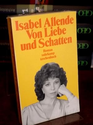 Image du vendeur pour Von Liebe und Schatten. Roman. mis en vente par Altstadt-Antiquariat Nowicki-Hecht UG