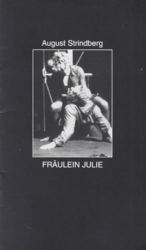 Bild des Verkufers fr Spielzeit 2000 / 2001. Frulein Julie. Ein naturalistisches Trauerspiel. Deutsch von Hansjrg Betschart. Spielleitung - Gtz Schubert. Bhne / Kostme Robin Oliver Focken. Dramaturgie Annette Reber / Petra Kremer-Drie. zum Verkauf von Antiquariat Carl Wegner