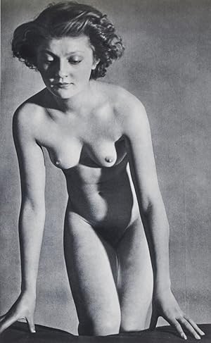 Bild des Verkufers fr Photographie 1939 zum Verkauf von ERIC CHAIM KLINE, BOOKSELLER (ABAA ILAB)