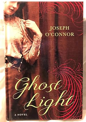 Image du vendeur pour Ghost Light (Thorndike Press Large Print Historical Fiction) mis en vente par Old Lady Who?