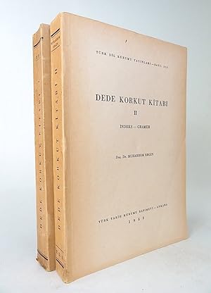 Bild des Verkufers fr Dede Korkut Kitabi. I. Giris - Metin - Faksimile; II. Indeks - Gramer. [TWO VOLUMES]. zum Verkauf von Librarium of The Hague