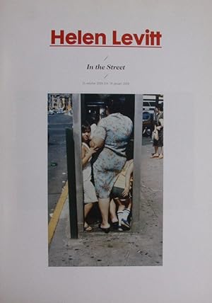 Bild des Verkufers fr Helen Levitt In the street zum Verkauf von Antiquariaat Digitalis