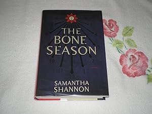 Immagine del venditore per The Bone Season venduto da SkylarkerBooks