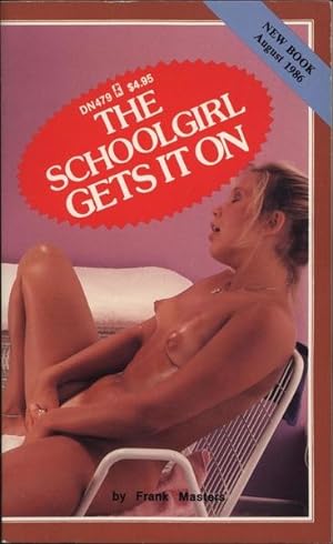 Imagen del vendedor de The Schoolgirl Gets It On DN0479 a la venta por Vintage Adult Books