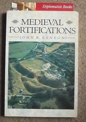 Image du vendeur pour Mediaeval Fortifications (Archaeology of Medieval Britain) mis en vente par Diplomatist Books