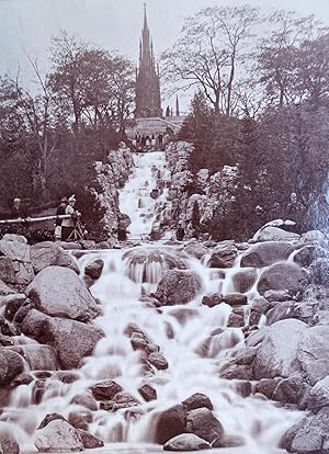 Wasserfall im Viktioriapark, Kreuzberg. Original-Photographie.