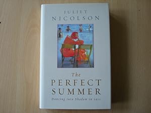 Image du vendeur pour The Perfect Summer: Dancing into Shadow England in 1911 mis en vente par The Book Tree
