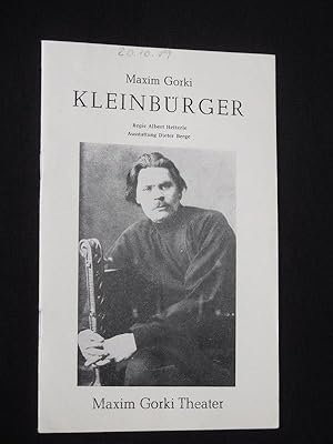 Seller image for Programmheft 2 Maxim Gorki Theater 1982/83. KLEINBRGER von Gorki. Regie: Albert Hetterle, Ausstattung: Dieter Berge, Musik: Fritz Grabner. Mit Klaus Manchen, Monika Hetterle, Uwe Kokisch, Monika Lennartz, Wolfgang Hosfeld, Jochen Thomas, Jenny Grllmann, Ursula Werner, Dieter Wien, Thomas Rhmann, Nicole Haase for sale by Fast alles Theater! Antiquariat fr die darstellenden Knste