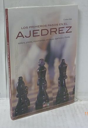 Imagen del vendedor de LOS PRIMEROS PASOS EN EL AJEDREZ a la venta por LIBRERIA  SANZ