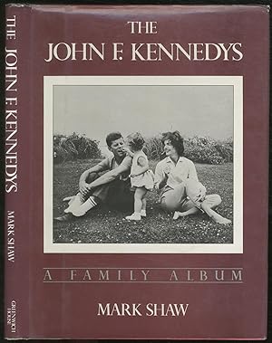 Bild des Verkufers fr The John F. Kennedys : A Family Album zum Verkauf von Between the Covers-Rare Books, Inc. ABAA