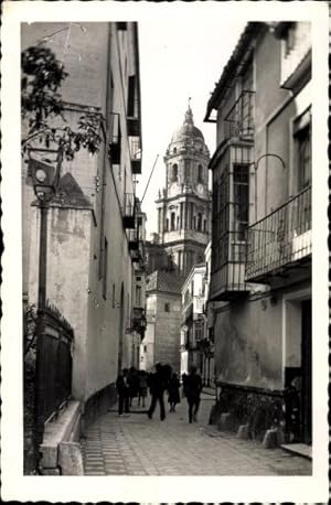 Bild des Verkufers fr Ansichtskarte / Postkarte Mlaga Andalusien Spanien, Calle San Agustin, la Catedral, Straenpartie, Kathedrale zum Verkauf von akpool GmbH