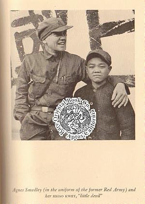 Immagine del venditore per CHINA FIGHTS BACK: An American Woman With The Eighth Route Army. venduto da RARE ORIENTAL BOOK CO., ABAA, ILAB