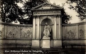 Bild des Verkufers fr Ansichtskarte / Postkarte Wien 1. Innere Stadt, Grillparzer Denkmal im Volksgarten zum Verkauf von akpool GmbH