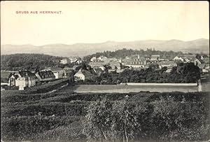 Imagen del vendedor de Ansichtskarte / Postkarte Herrnhut in der Oberlausitz, Ortschaft mit Landschaftsblick a la venta por akpool GmbH