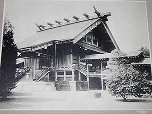 PHOTOGRAHIE ANCIENNE ARGENTIQUE GRAND FORMAT représentant le Temple Shinto YASUKUNI JINJA, surmon...