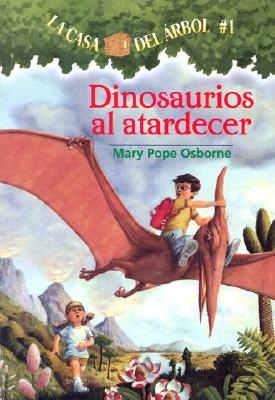 Immagine del venditore per Dinosaurios al Atardecer = Dinosaurs Before Dark (Paperback or Softback) venduto da BargainBookStores