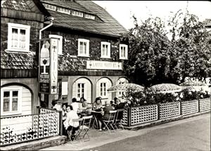 Bild des Verkufers fr Ansichtskarte / Postkarte Schnbach in der Oberlausitz, Straenpartie mit Blick auf die Milchbar Oberlausitz zum Verkauf von akpool GmbH