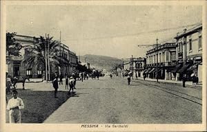 Bild des Verkufers fr Ansichtskarte / Postkarte Messina Sicilia Sizilien, Via Garibaldi, Straenpartie, Stadtansicht zum Verkauf von akpool GmbH