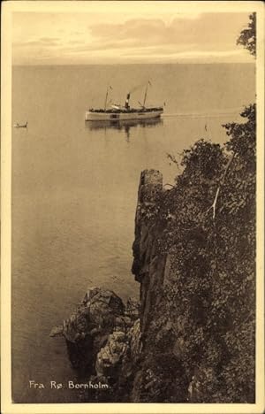 Bild des Verkäufers für Ansichtskarte / Postkarte Bornholm Dänemark, Felsküste mit Blick aufs Meer, Dampfer zum Verkauf von akpool GmbH