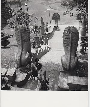 Seller image for PHOTO - CAMBODGE Pnam Penh, escalier du Pnam for sale by CANO