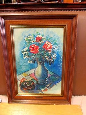 Bild des Verkufers fr Rote Rosen in blauer Vase und Krug auf gemusterter Decke auf Tisch. Farbiges Pastell auf Platte. zum Verkauf von Antiquariat Friederichsen