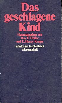 Seller image for Das geschlagene Kind. Mit e. Einl. von Gisela Zenz. bers. von Udo Rennert / Suhrkamp-Taschenbcher Wissenschaft ; 247 for sale by Fundus-Online GbR Borkert Schwarz Zerfa