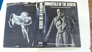 Imagen del vendedor de IMMORTALS OF THE SCREEN: OVER SIX HUNDRED MEMORABLE PHOTOGRAPHS. a la venta por Goldstone Rare Books