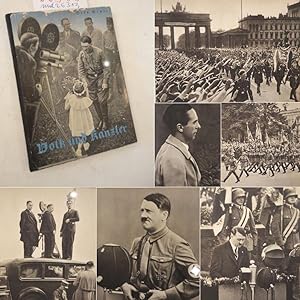 Seller image for Volk und Kanzler. Mit dem Tonfilmwagen durch das Dritte Reich * die seltene Ausgabe mit dem b e b i l d e r t e n E i n b a n d Dieses Buch wird von uns nur zur staatsbrgerlichen Aufklrung und zur Abwehr verfassungswidriger Bestrebungen angeboten (86 StGB) for sale by Galerie fr gegenstndliche Kunst