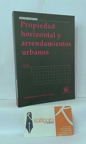 Imagen del vendedor de PROPIEDAD HORIZONTAL Y ARRENDAMIENTOS URBANOS a la venta por Librera Kattigara