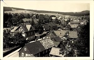 Bild des Verkufers fr Ansichtskarte / Postkarte Schmiedefeld am Rennsteig Thringen, Teilansicht der Stadt aus der Vogelschau zum Verkauf von akpool GmbH