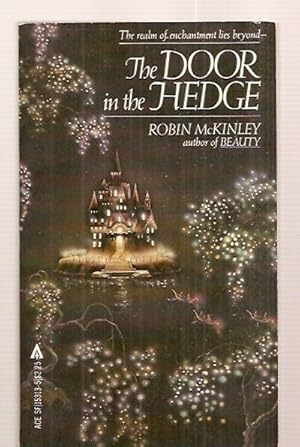 Imagen del vendedor de THE DOOR IN THE HEDGE a la venta por biblioboy