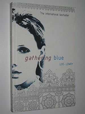 Imagen del vendedor de Gathering Blue a la venta por Manyhills Books