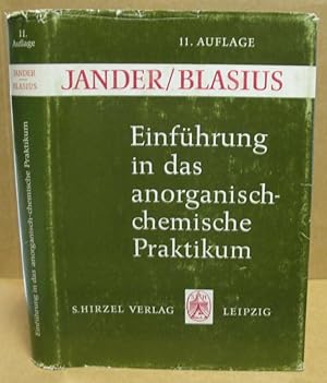 Einführung in das anorganisch-chemische Praktikum (einschließlich der quantitativen Analyse).