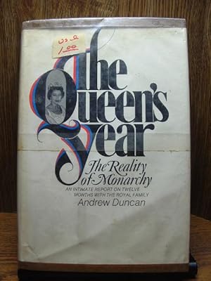 Bild des Verkufers fr THE QUEEN'S YEAR: the Reality of Monarchy zum Verkauf von The Book Abyss