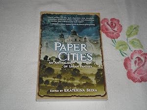 Bild des Verkufers fr Paper Cities: An Anthology of Urban Fantasy zum Verkauf von SkylarkerBooks