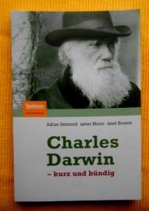 Seller image for Charles Darwin - kurz und bündig. Aus dem Englischen übersetzt von Andreas Held. for sale by Versandantiquariat Sabine Varma