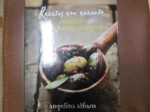 Seller image for RECETAS CON ENCANTO. Cocina internacional & gourmet. Prlogo de Ana Rosa Quintana. for sale by LIBRERIA AZACAN