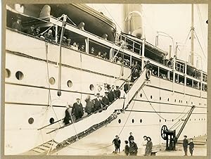 A bord au départ, vers 1920